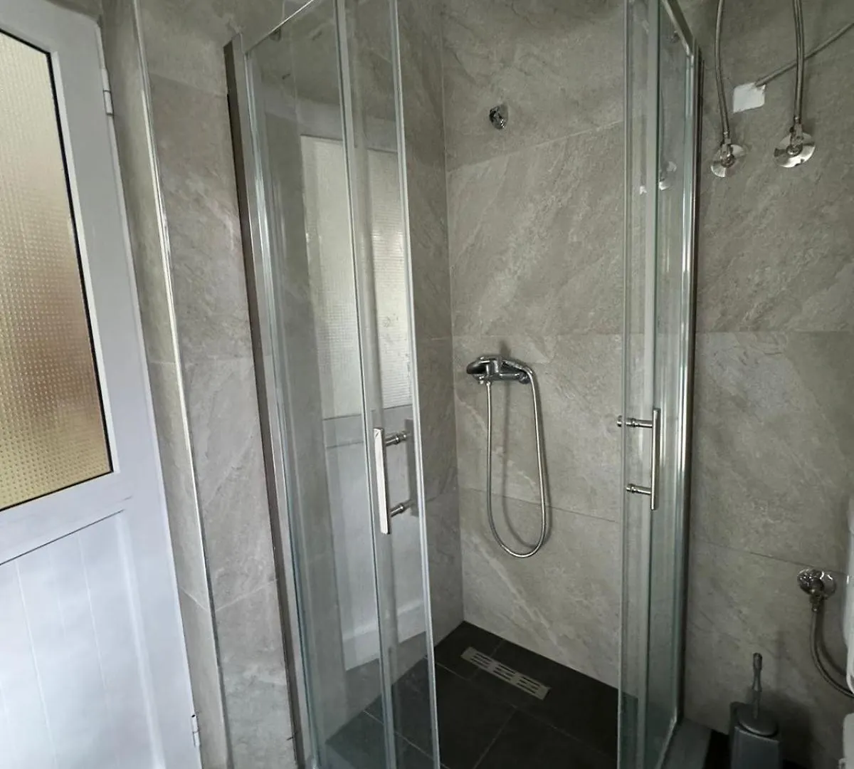 Isaraj Guest House Gjirokastër