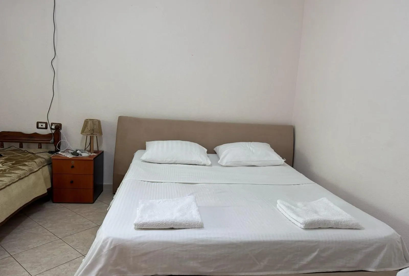 Isaraj Guest House Gjirokastër 0*,  Albania