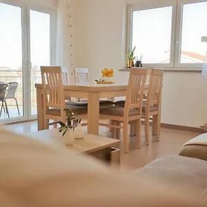 https://karbonaca-apartments.in-istria.net