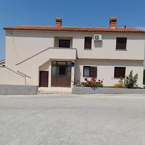 https://ema.in-istria.net